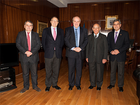 Foto de grupo de los firmantes del acuerdo