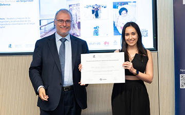 El Colegio de Ingenieros de Telecomunicación premia la excelencia académica de cuatro titulados de la ETSIT