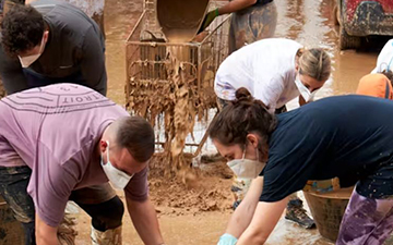 Por qué nos conmueve el comportamiento altruista