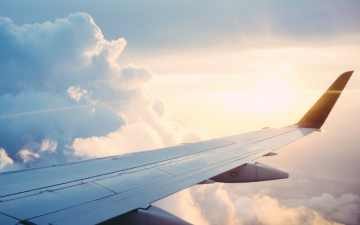 ¿Cómo afectará el uso de combustible sostenible al precio de los billetes de avión?