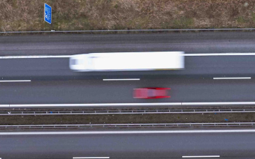 ¿Son eficaces las marcas viales para reducir la velocidad de los vehículos y mejorar la seguridad?