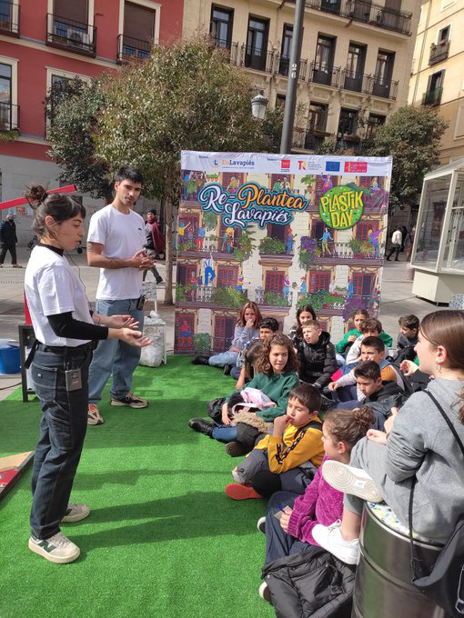 Proyecto “La LIBRE: Diseño de una librería móvil y sostenible para un centro educativo”