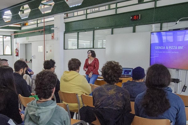 Elvira Amador Domínguez: Reconocimiento a la excelencia docente . Premios Innovación Educativa 2025