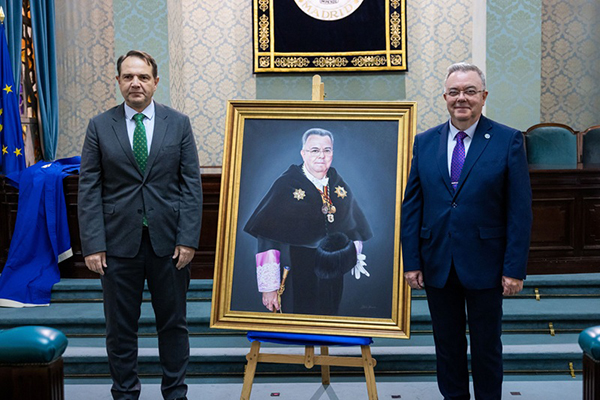 Descubierto el retrato del rector emérito de la UPM Guillermo Cisneros