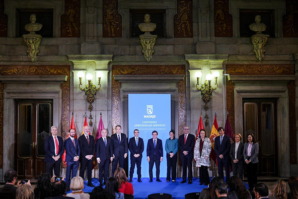 La UPM y otras universidades firman un convenio con el Ayuntamiento de Madrid para impulsar proyectos de aprendizaje- servicio y permitirá que estudiantes de distintas titulaciones participen en proyectos con impacto en la ciudad.
