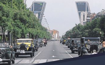 Gran desfile de vehículos históricos